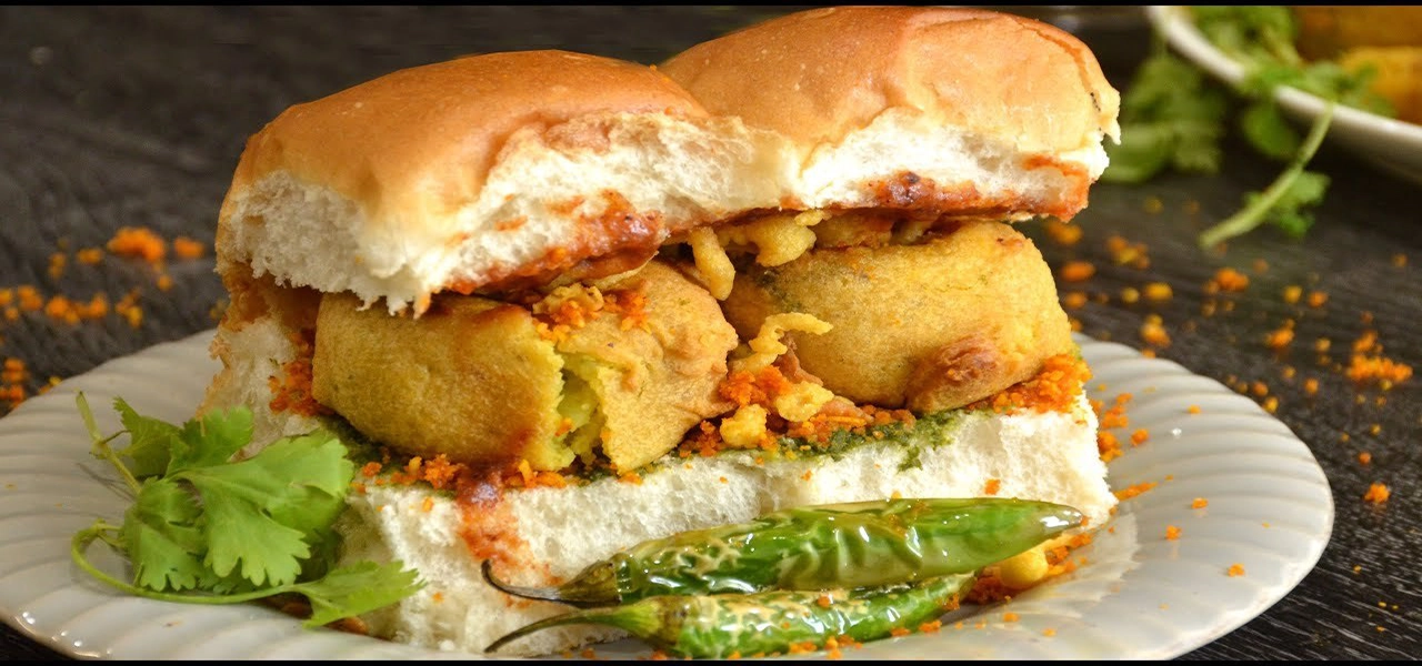 Best & Mouth Watering Street Food in Mumbai